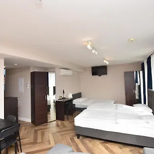Dukes - Wita Stwosza Apartmán
